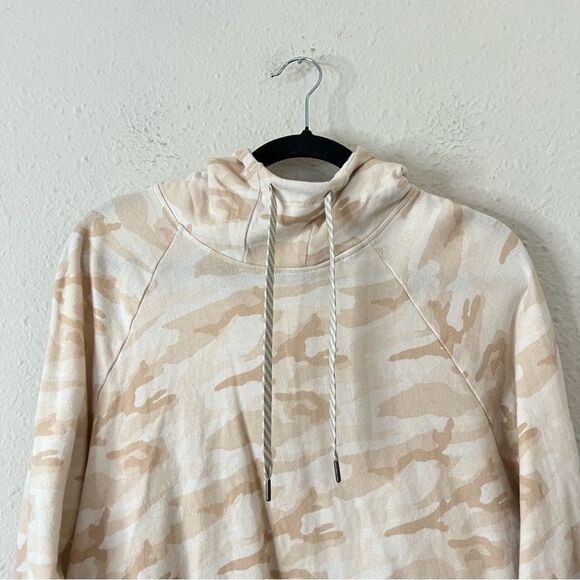 Vuori Beach Hoodie in Bisque Camo Size Small - Picture 5 of 12